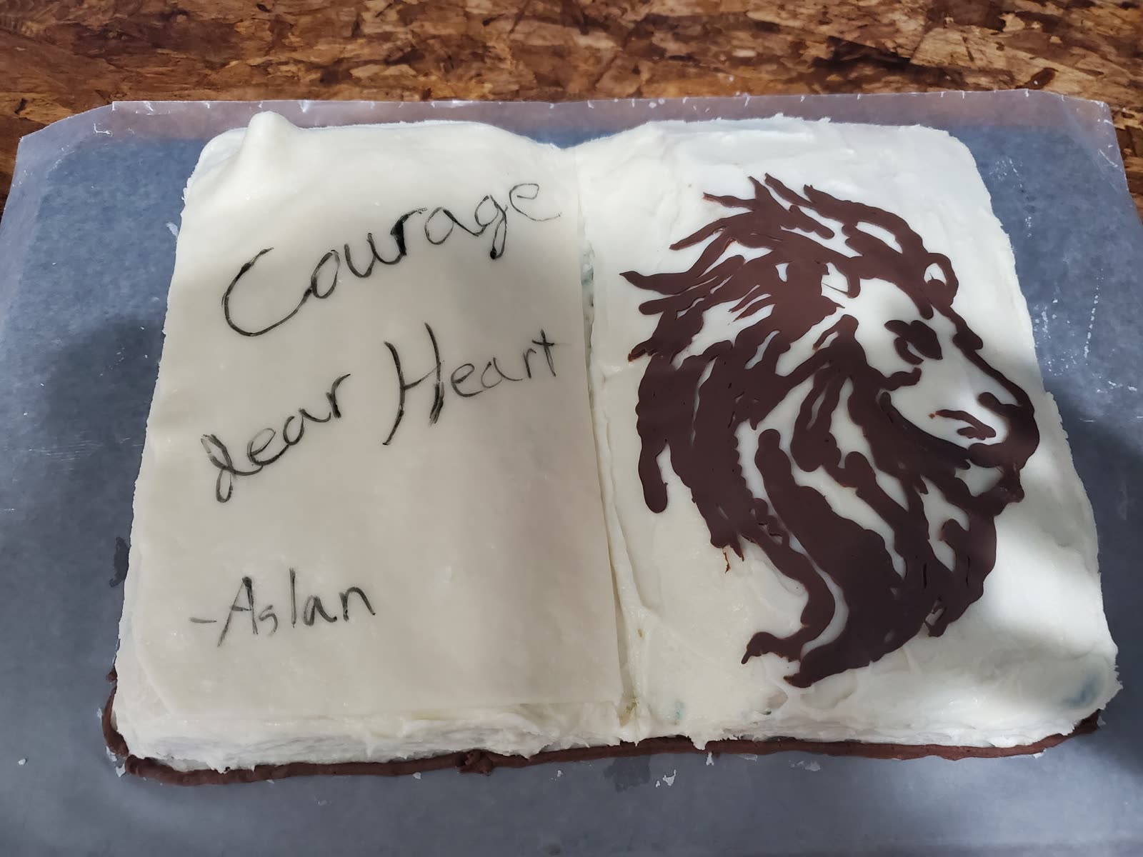 Custom celebration cake decorated by Carmen